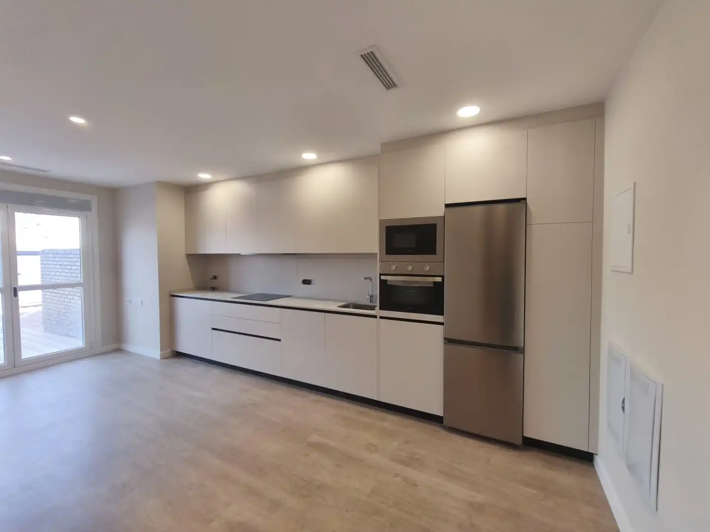 Cuina de Apartament en venda en Ourense Capital  amb Aire condicionat, Calefacció i Parquet