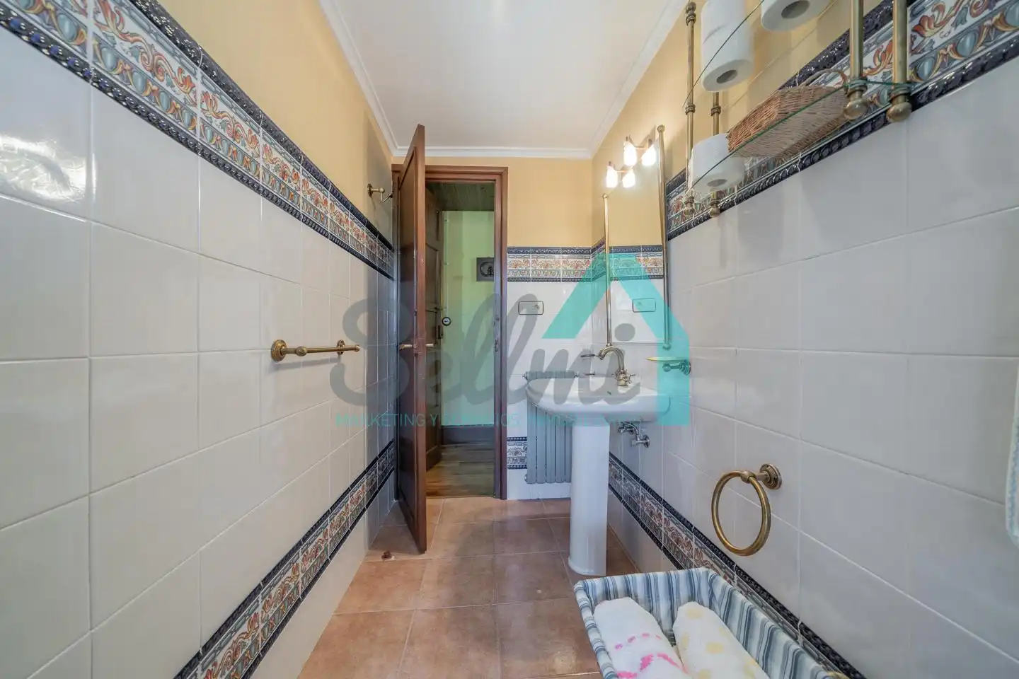 Bathroom of Houses for sale in Pravia  with Heating, Private garden and Parquet flooring
