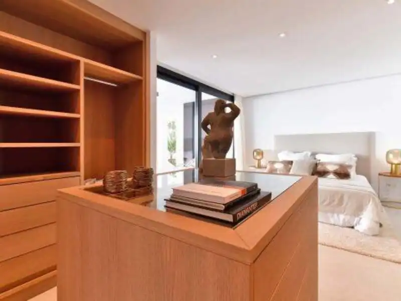 Dormitori de Casa o xalet de lloguer en Marbella amb Aire condicionat, Jardí privat i Terrassa