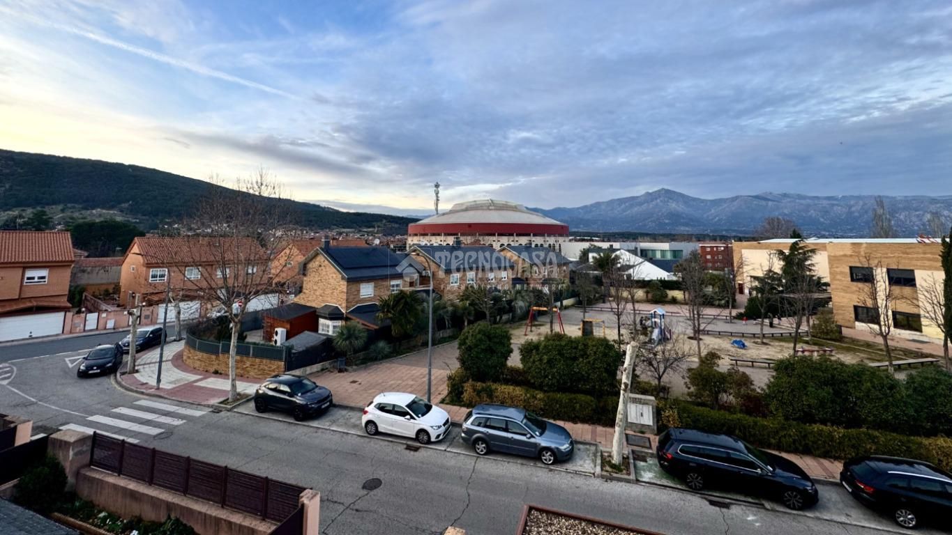 Vista exterior de Pis en venda en Moralzarzal amb Calefacció
