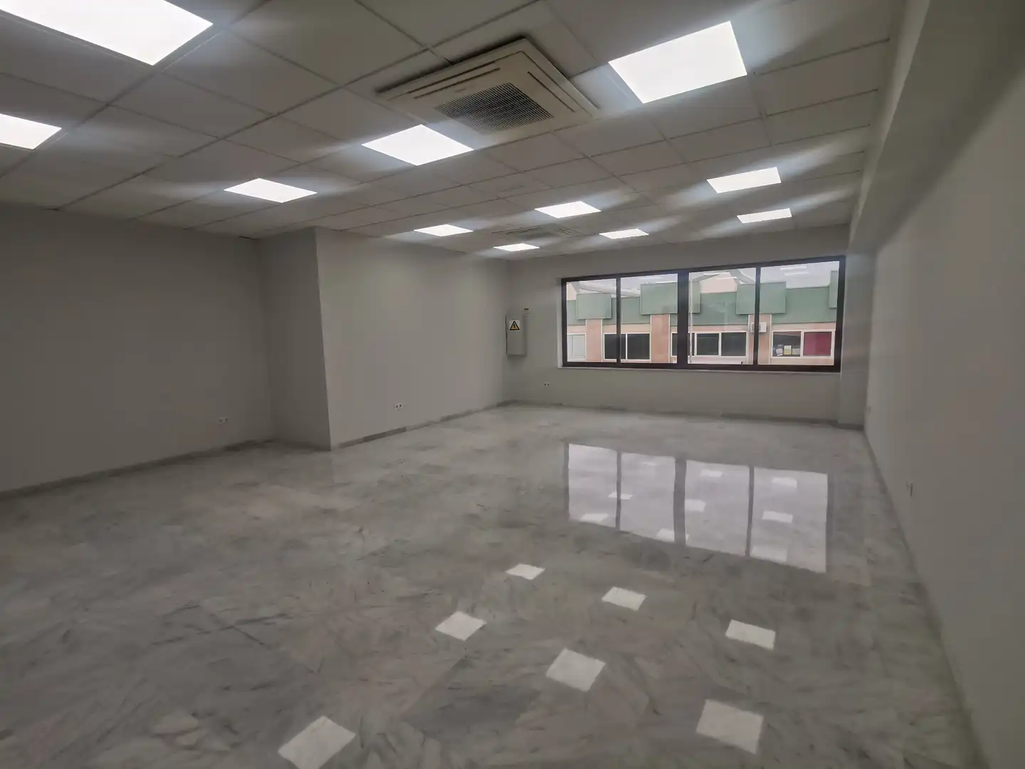 Nave industrial con ascensor en alquiler en Cerro - Amate, imagen 6
