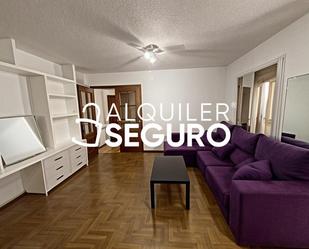 Living room of Flat to rent in  Madrid Capital  with Heating, Terrace and Furnished