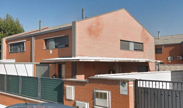 Casa adosada en Venta en Calle del Romero en Alovera