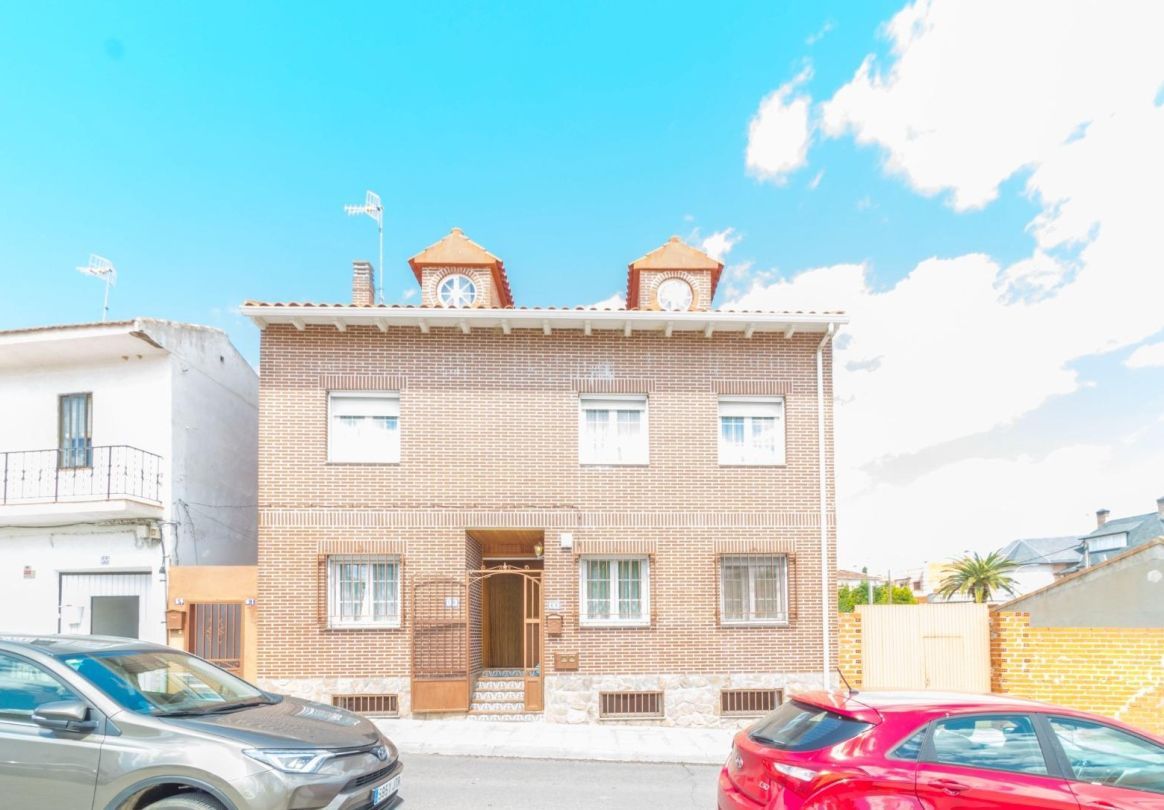 Exterior view of House or chalet for sale in Añover de Tajo  with Heating, Private garden and Furnished