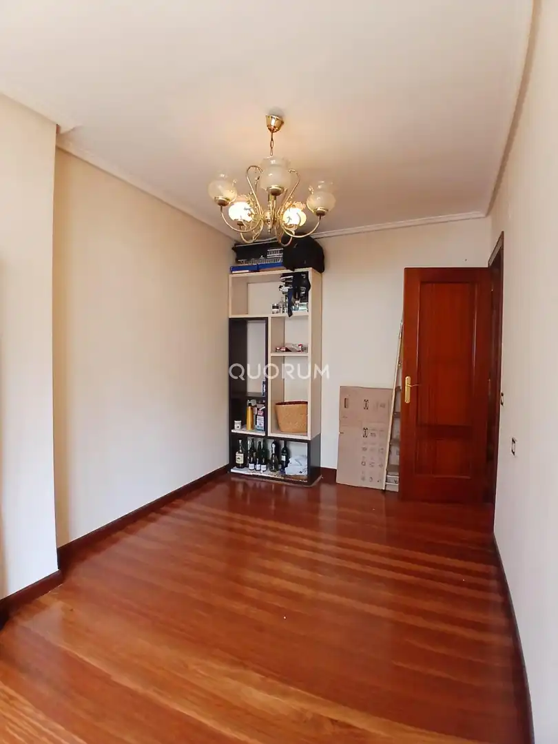 Habitación de Ático en venta en Barakaldo  con Calefacción, Terraza y Trastero