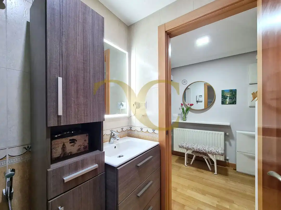Bathroom of Flat for sale in Oviedo   with Heating, Storage room and Furnished