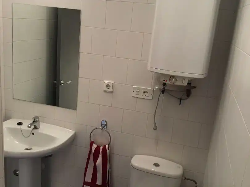 Baño de Local de alquiler en Zamora Capital  con Parquet y Amueblado