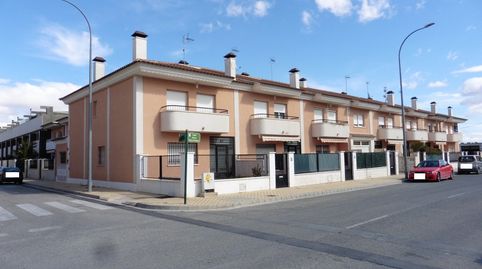 Solvia Inmobiliaria  Chalet adosado Yecla