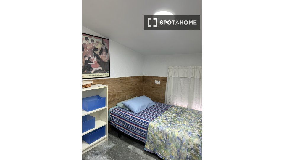 Bedroom of Flat to rent in L'Hospitalet de Llobregat  with Air Conditioner, Heating and Furnished