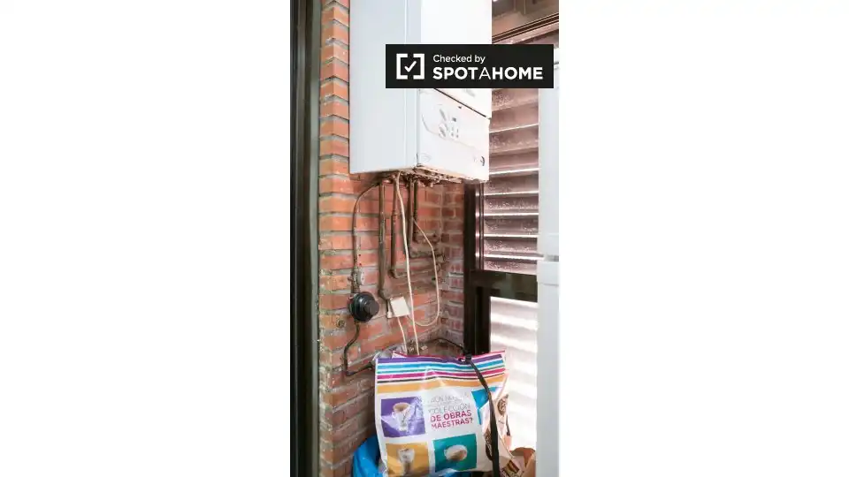 Exterior view of Flat for rent in Alcalá de Henares  with Air Conditioner, Heating and Furnished