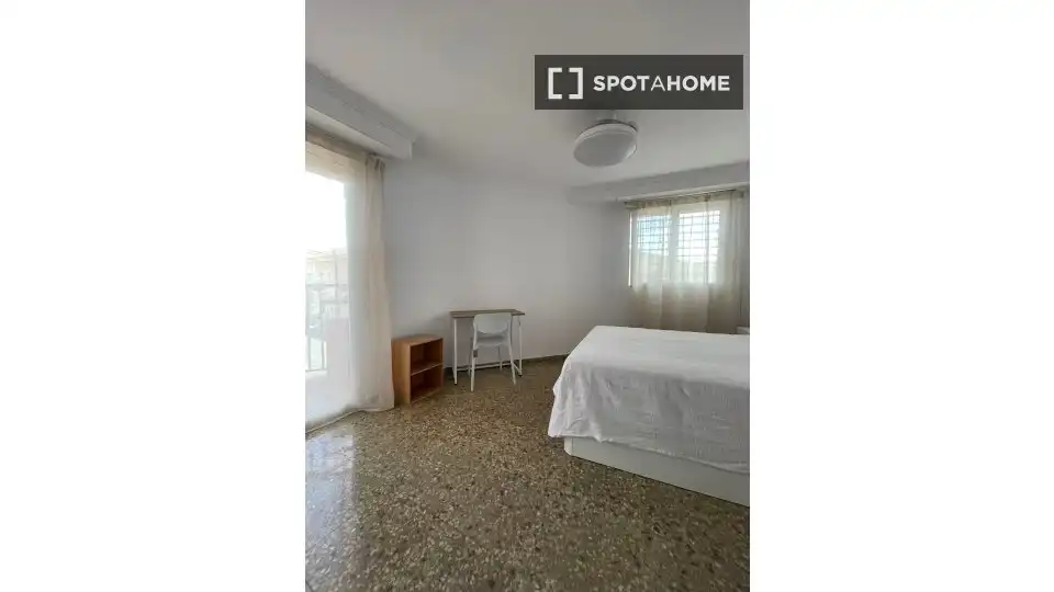 Room in Benimàmet