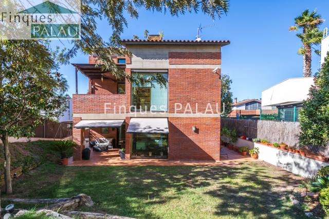 Casa-chalet en Venta en La Miranda - Can Candeler