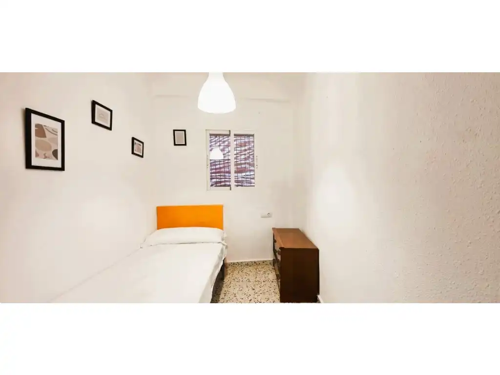 Habitación de Piso en venta en Calles con Aire acondicionado, Balcón y Internet