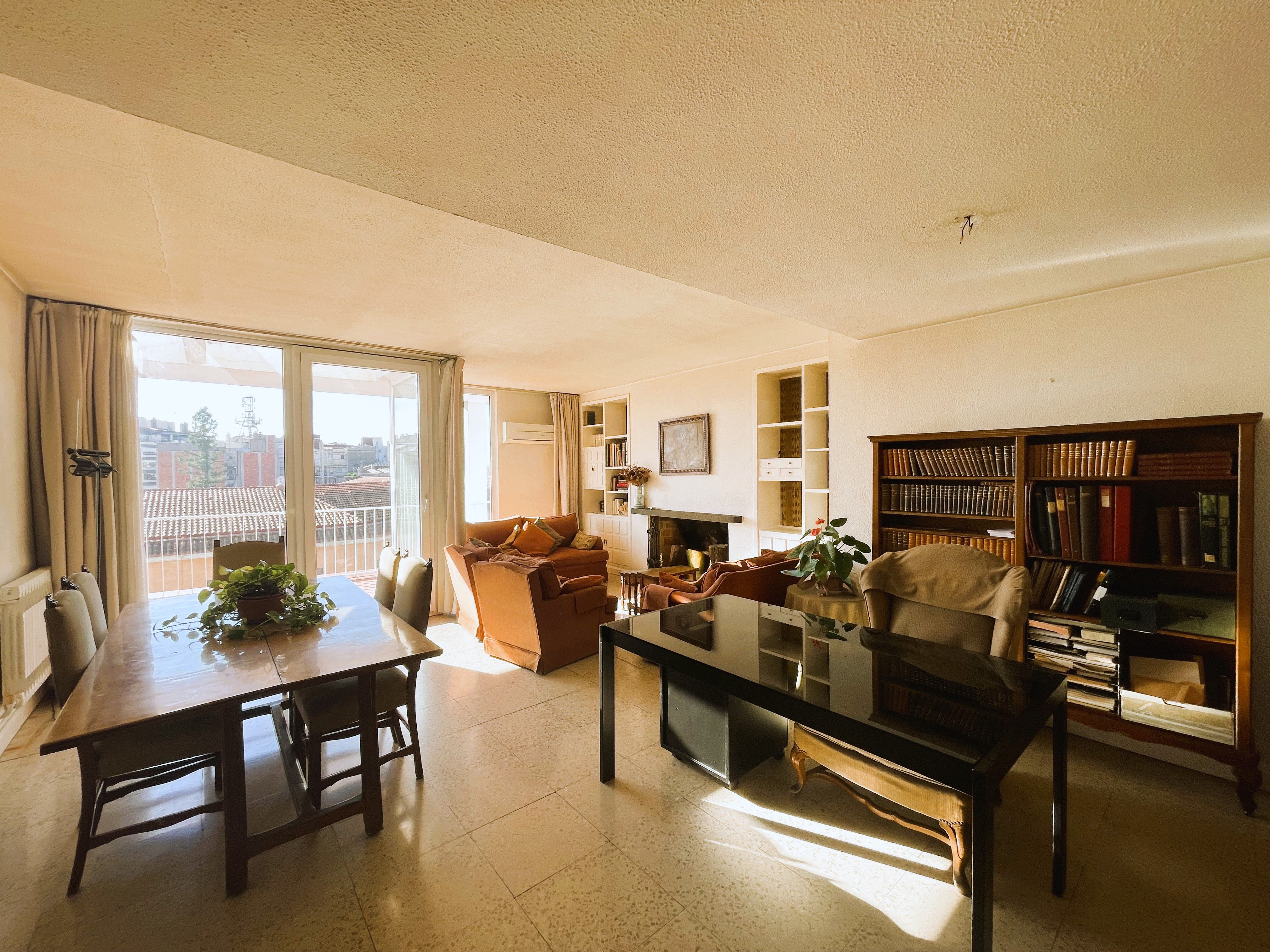 Living room of Attic for sale in Girona Capital  with Air Conditioner, Heating and Terrace