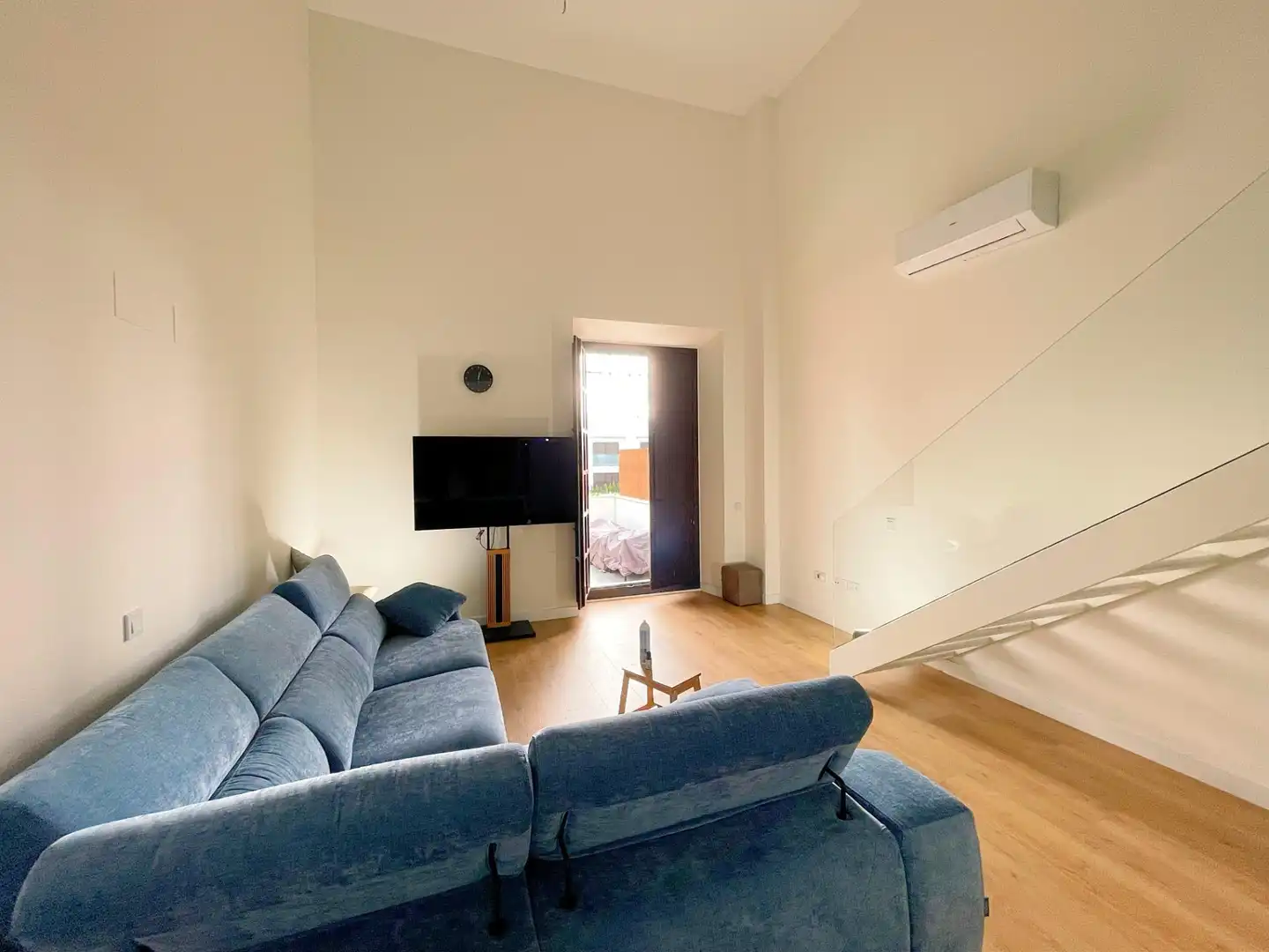 Sala d'estar de Casa o xalet en venda en El Puerto de Santa María amb Terrassa, Moblat i Piscina comunitària