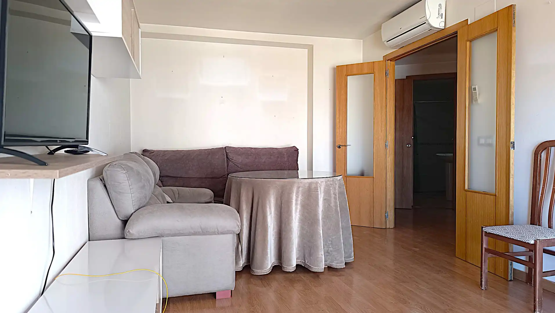 Living room of Flat for sale in Mancha Real  with Air Conditioner, Heating and Parquet flooring