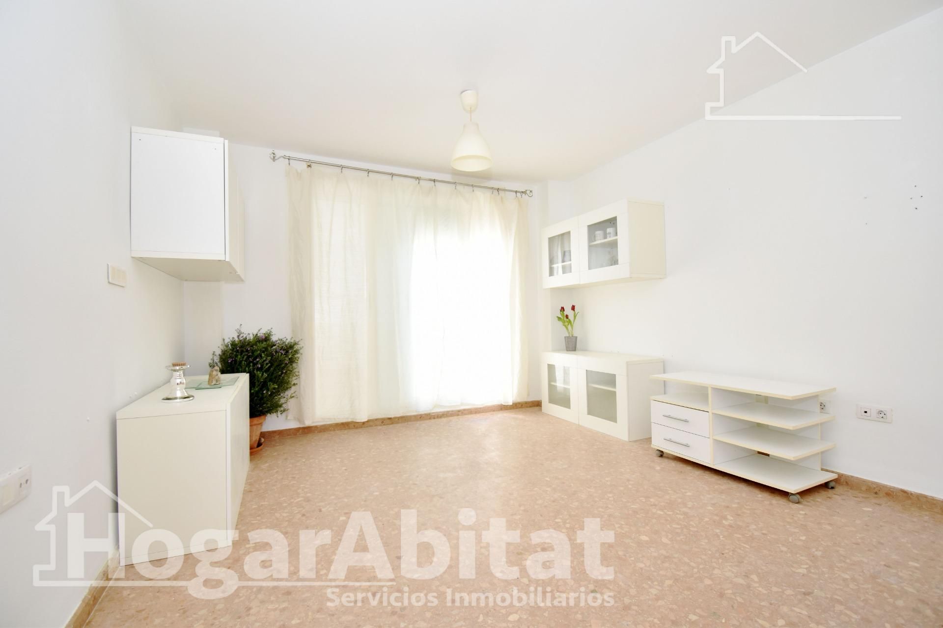 Living room of Flat for sale in Castellón de la Plana / Castelló de la Plana  with Terrace and Storage room