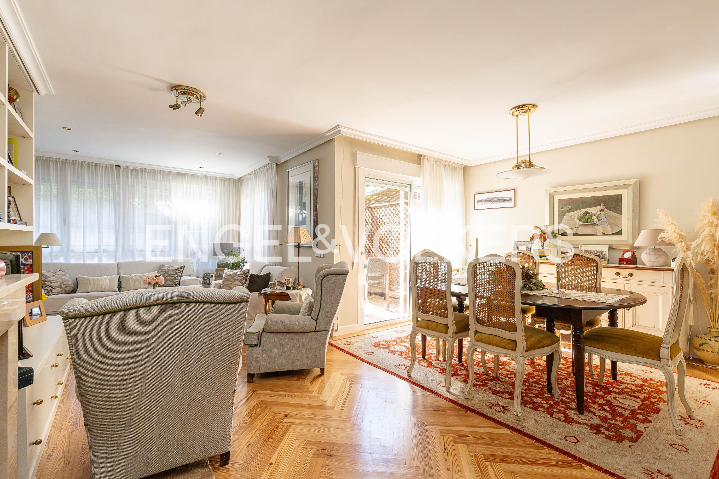 Dining room of Single-family semi-detached for sale in Pozuelo de Alarcón  with Air Conditioner, Heating and Private garden