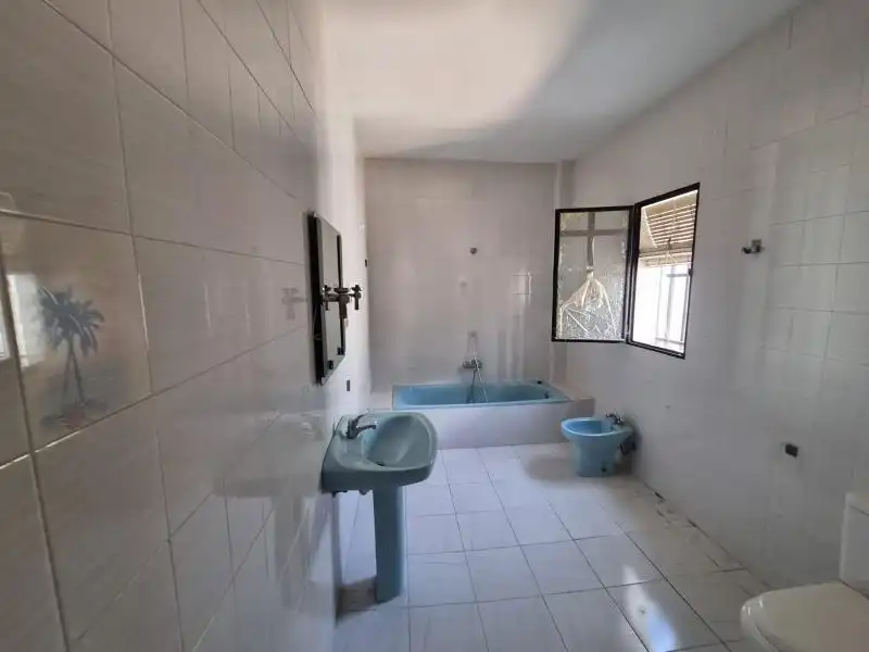 Bany de Finca rústica en venda en Arroyo del Ojanco amb Jardí privat i Terrassa