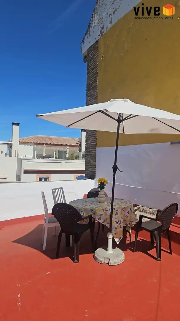 Terrasse von Dachboden zur Miete in Sevilla mit Klimaanlage, Terrasse und Möbliert
