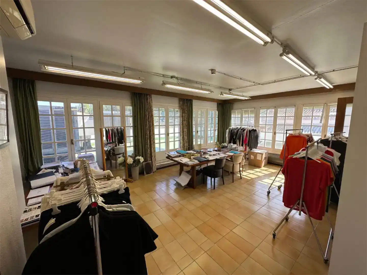 Industrial buildings for rent in Mediona
