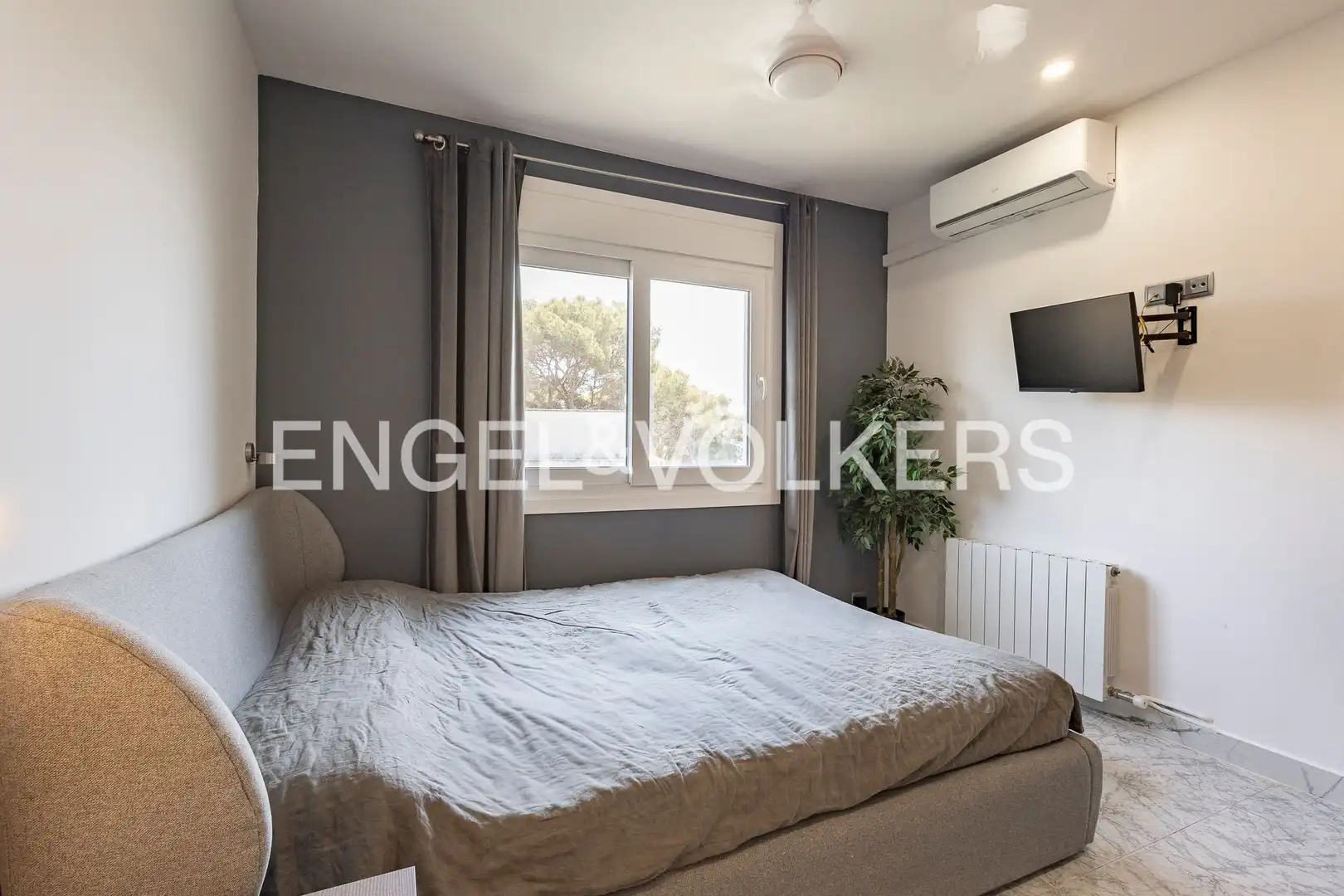 Bedroom of Houses for sale in Castelldefels  with Air Conditioner, Heating and Swimming Pool