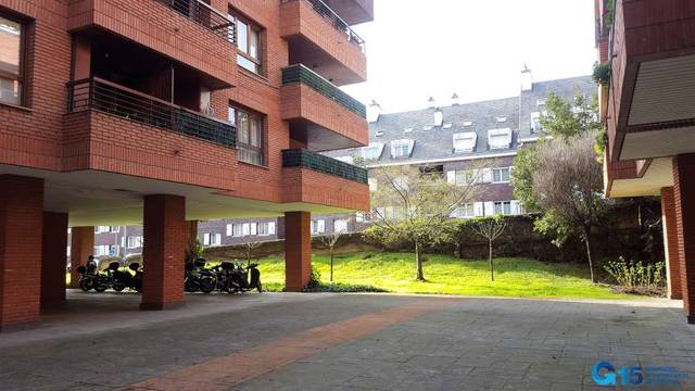 Garaje en Alquiler en Plaza Del Deporte en Aiete