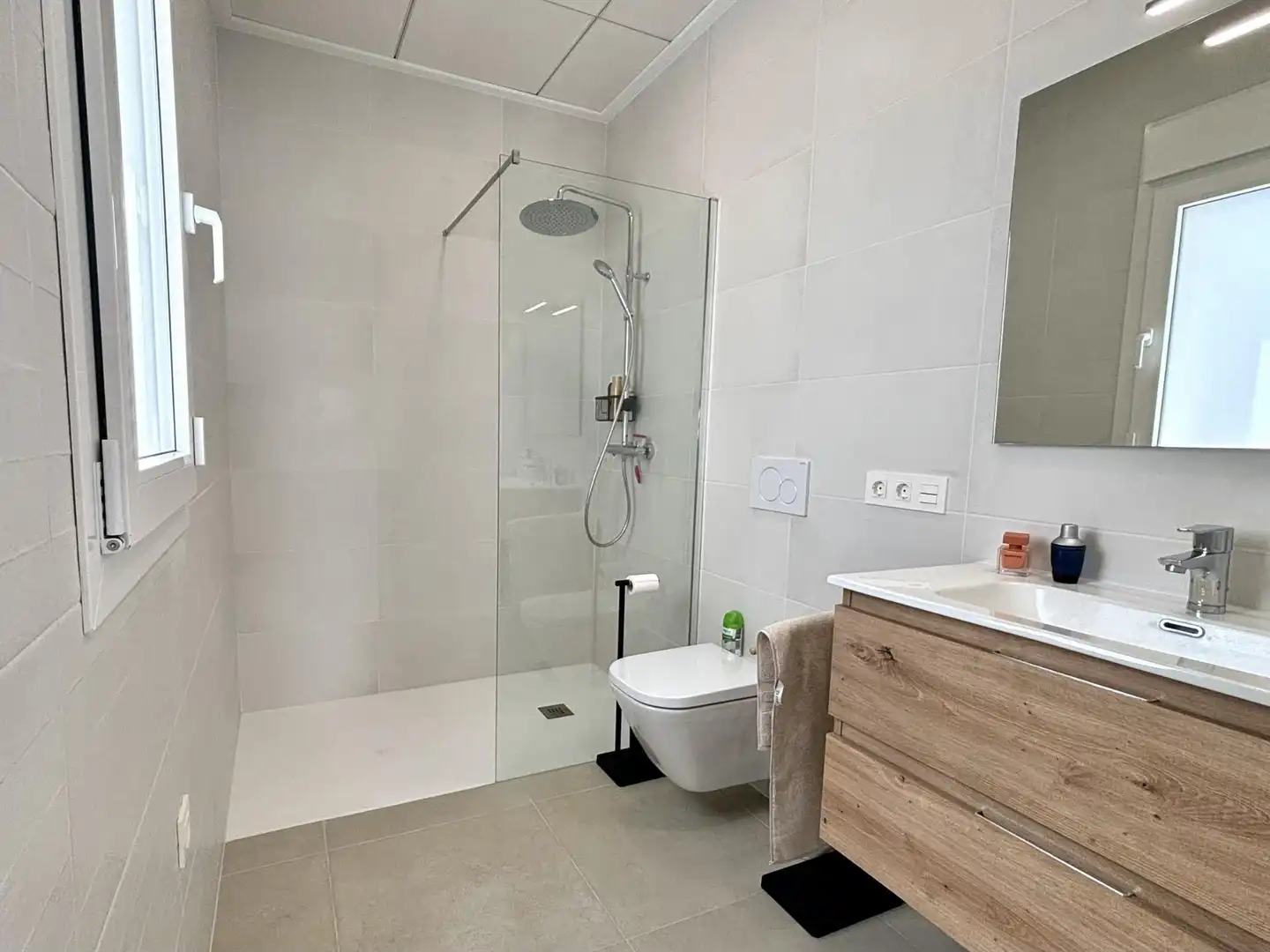 Bany de Casa o xalet en venda en Rojales amb Jardí privat, Terrassa i Piscina