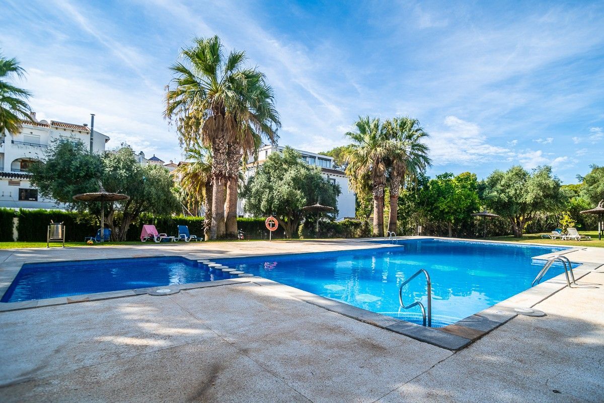 Swimming pool of Apartment for sale in Orihuela  with Air Conditioner, Heating and Private garden