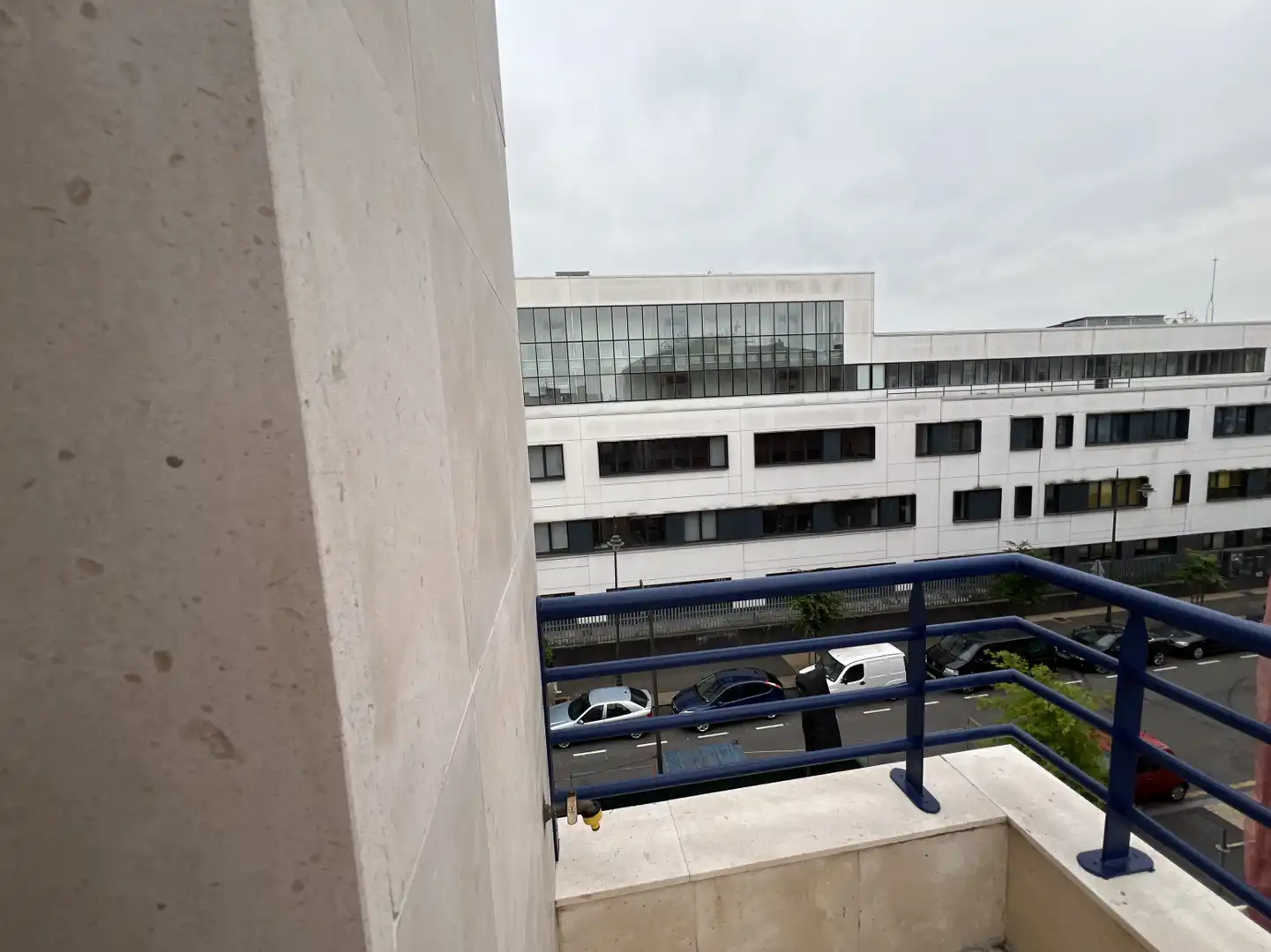 Vista exterior de Àtic de lloguer en Gijón  amb Calefacció, Parquet i Terrassa