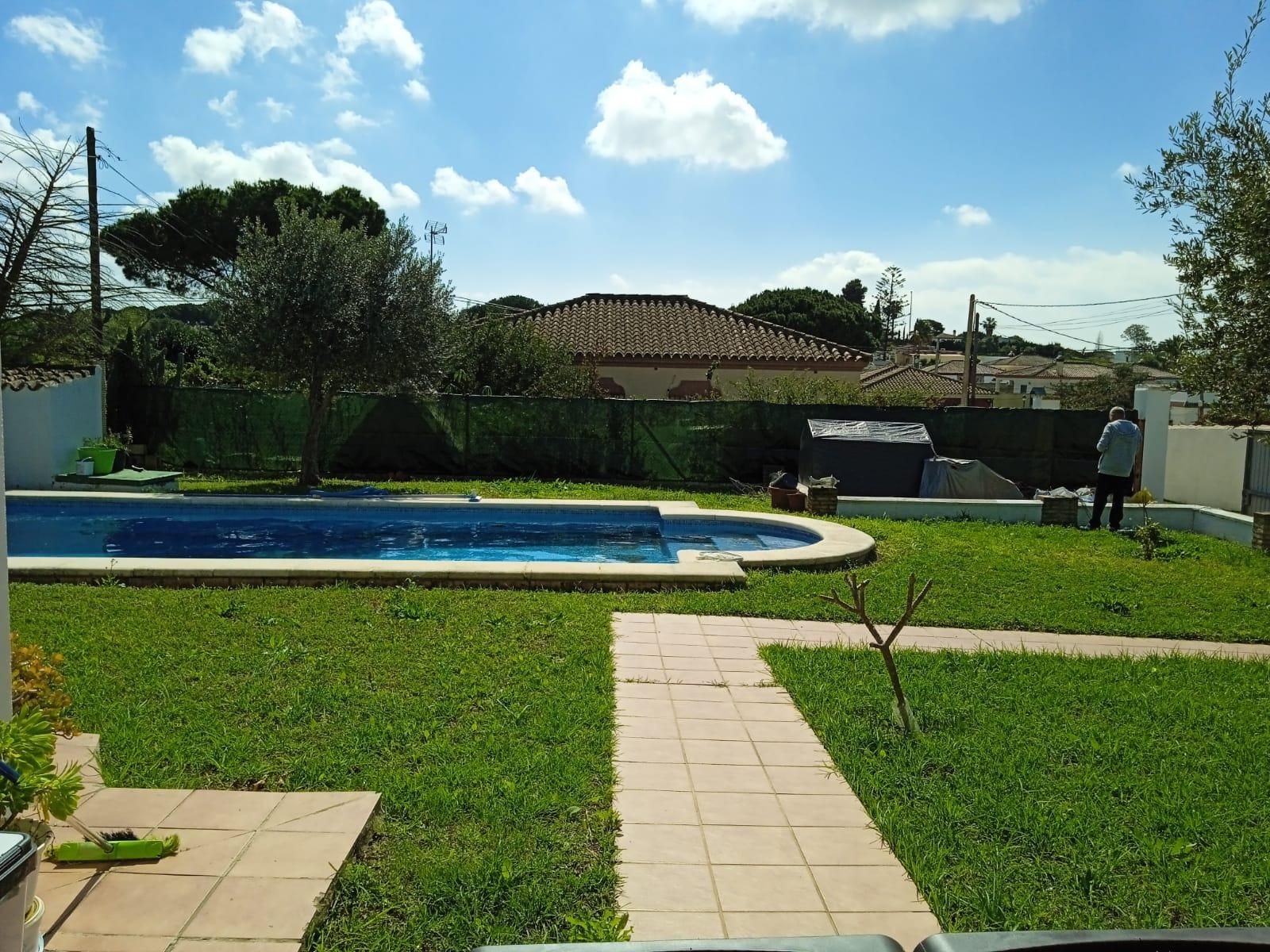Piscina de Casa o xalet en venda en Chiclana de la Frontera