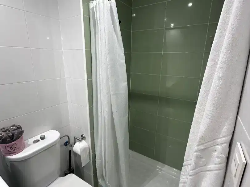 Bany de Pis en venda en  Zaragoza Capital amb Aire condicionat, Piscina i Balcó