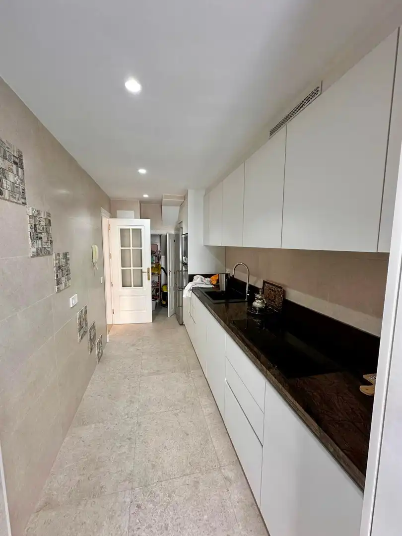 Cocina de Apartamento de alquiler en Marbella con Terraza, Piscina y Amueblado