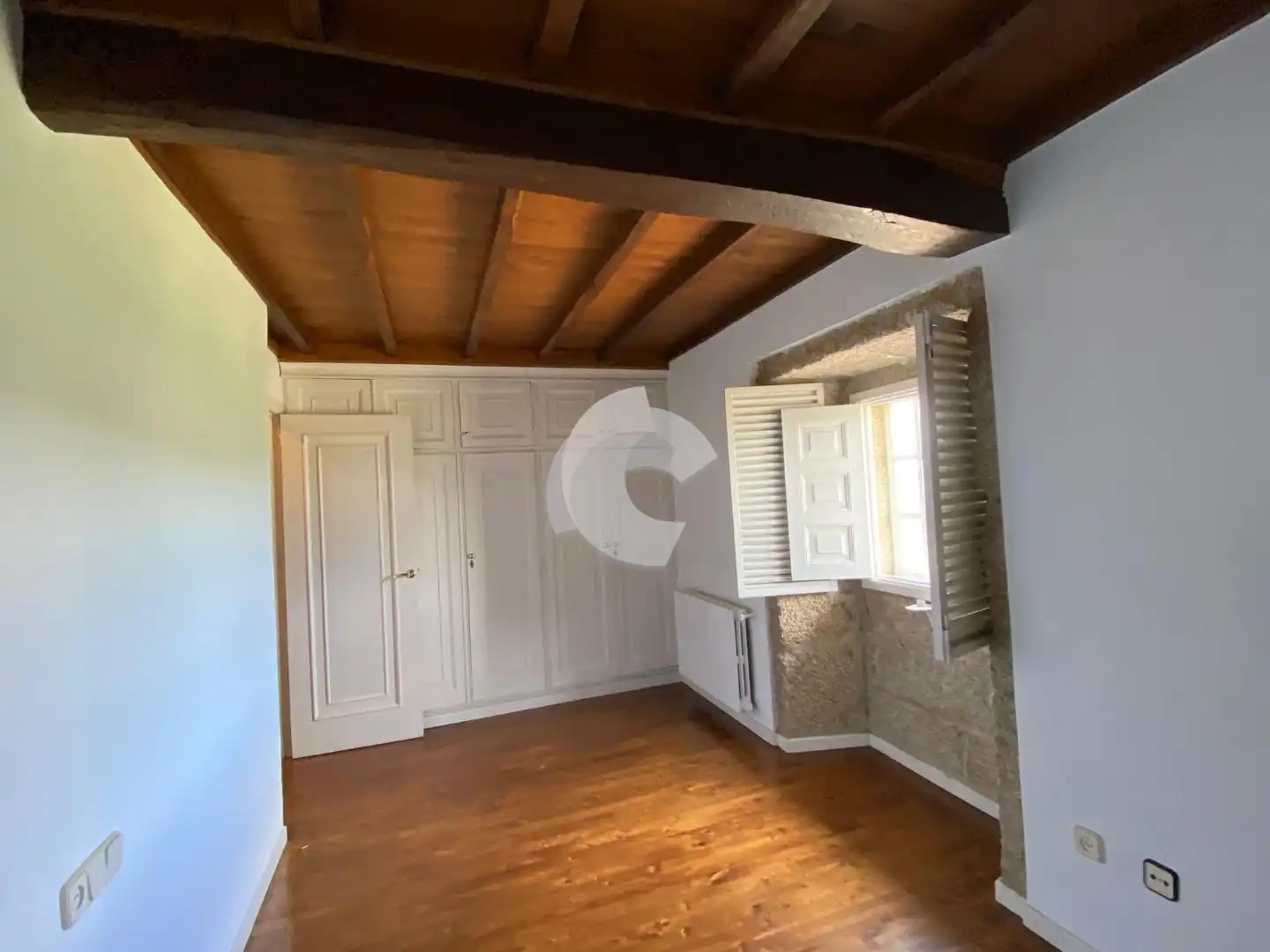 Dormitori de Casa o xalet en venda en San Cibrao das Viñas amb Calefacció, Jardí privat i Parquet