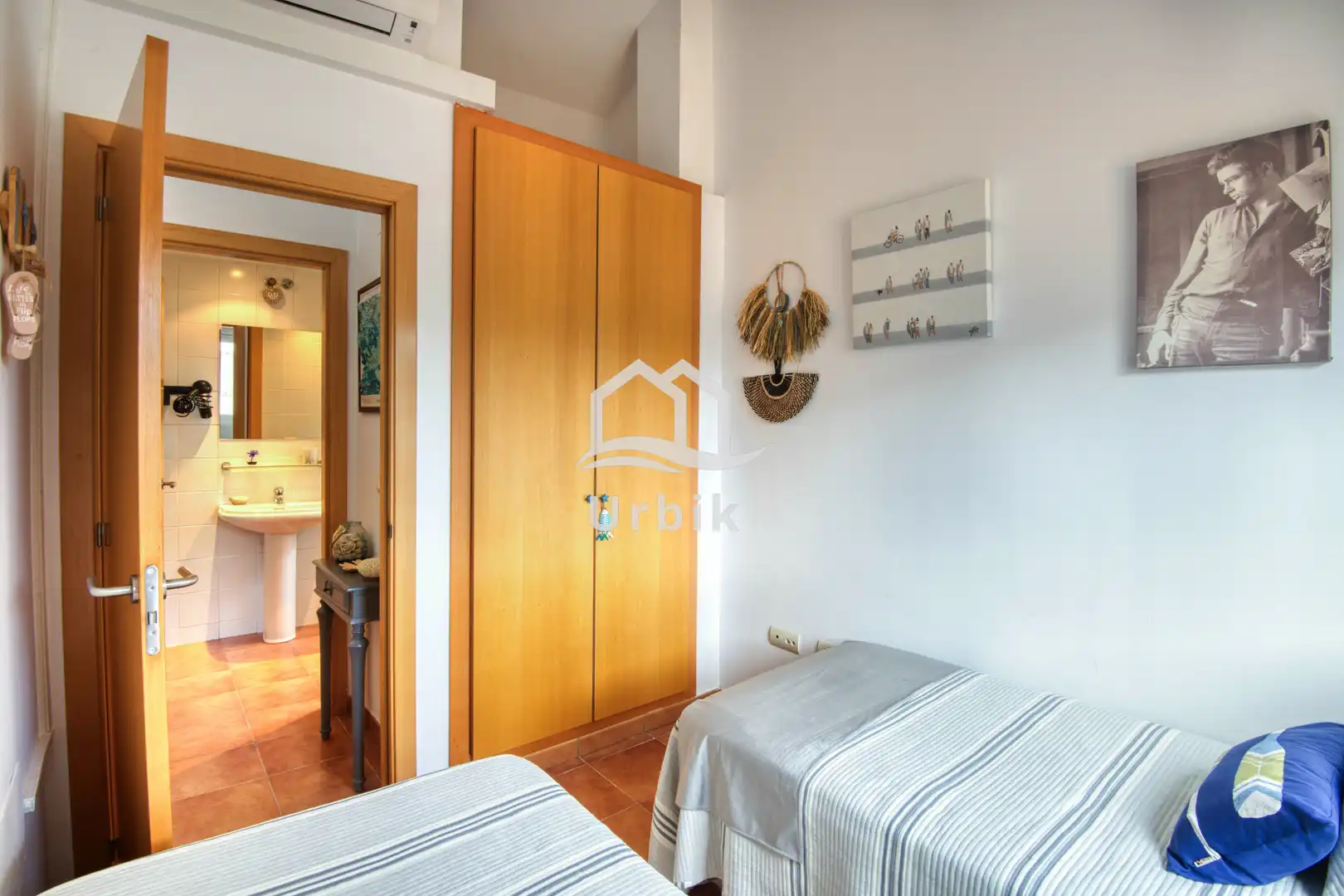 Habitación de Casa adosada en venta en Castell d'Aro, Platja d'Aro i s'Agaró con Aire acondicionado, Calefacción y Jardín privado
