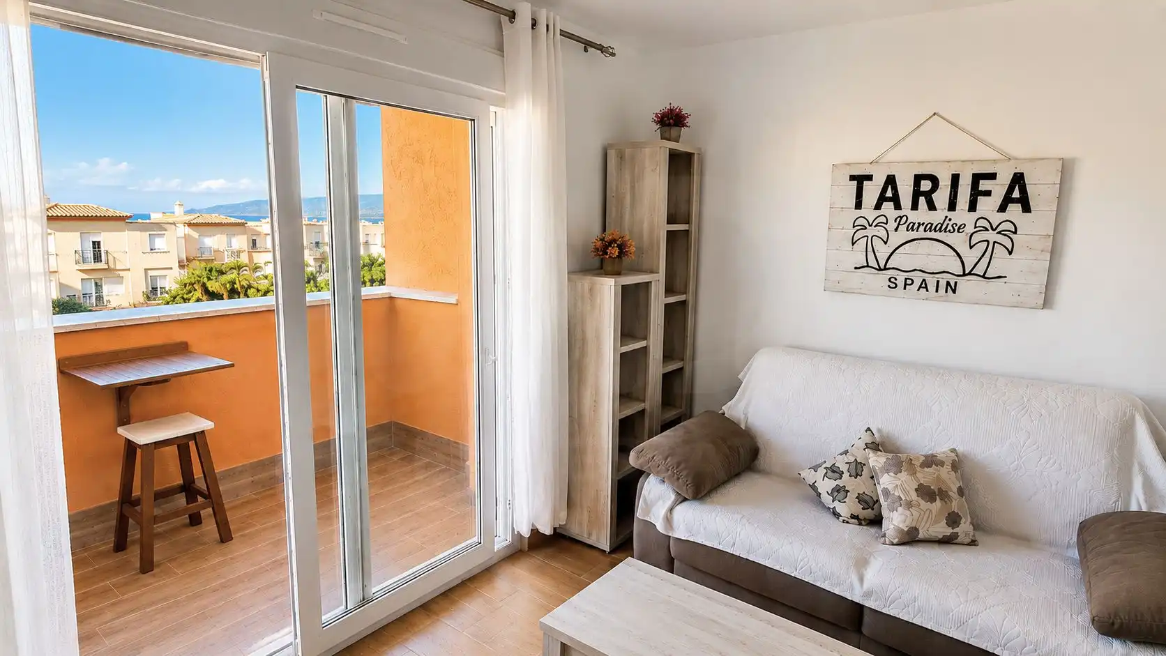 Flat with pool for sale in Tarifa ciudad