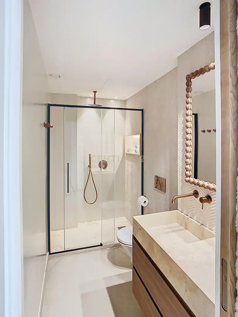 Baño de Piso de alquiler en Rincón de la Victoria con Aire acondicionado y TV