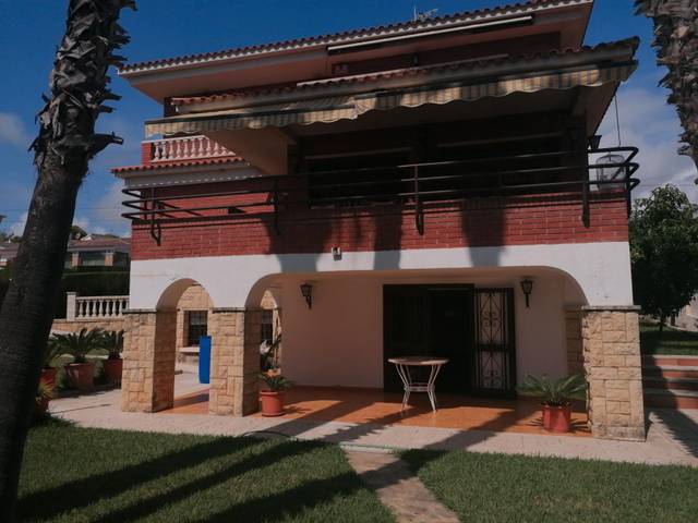 Casa-chalet en Venta en Els Masos - Els Garrofers