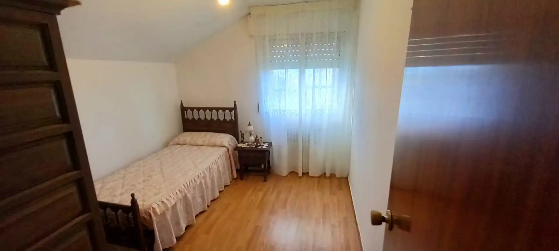 Dormitori de Casa o xalet en venda en Vilagarcía de Arousa amb Calefacció, Jardí privat i Terrassa