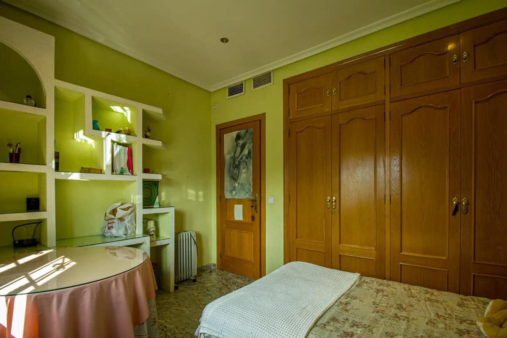 Dormitori de Casa o xalet en venda en Badajoz amb Aire condicionat, Jardí privat i Terrassa