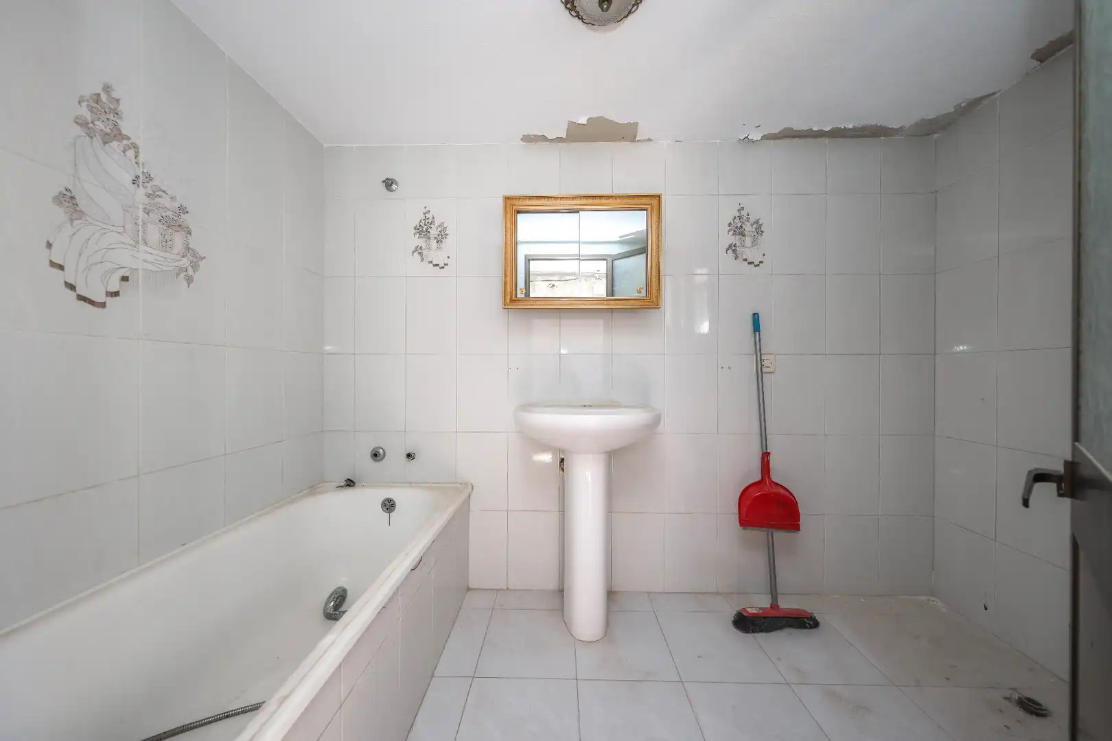 Bany de Casa o xalet en venda en Guaro amb Traster