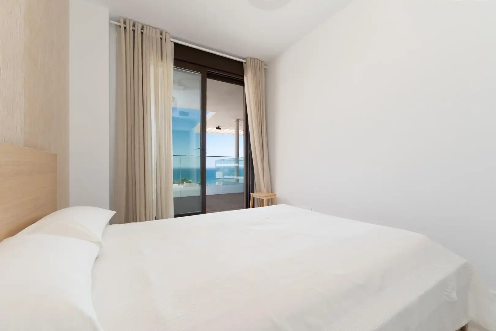Bedroom of Flat for sale in Rincón de la Victoria  with Air Conditioner and Community pool