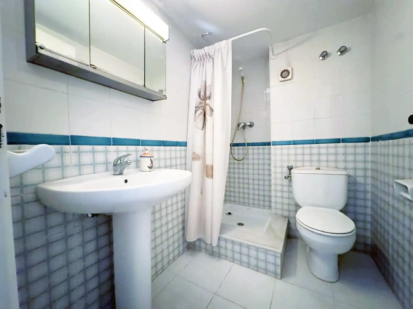 Baño de Casa adosada en venta en Dénia con Aire acondicionado, Calefacción y Jardín privado