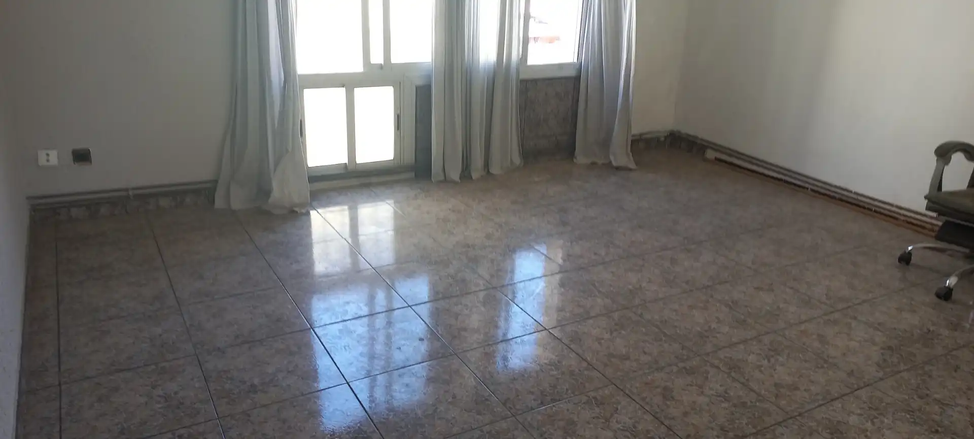 Sala d'estar de Pis en venda en Terrassa amb Calefacció, Forn i Alarma