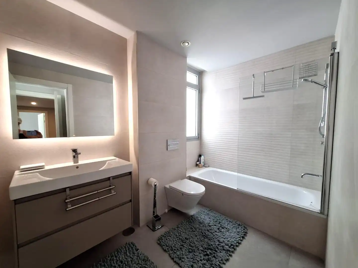 Badezimmer von Wohnung zum Verkauf in Marbella mit Klimaanlage, Heizung und Privatgarten