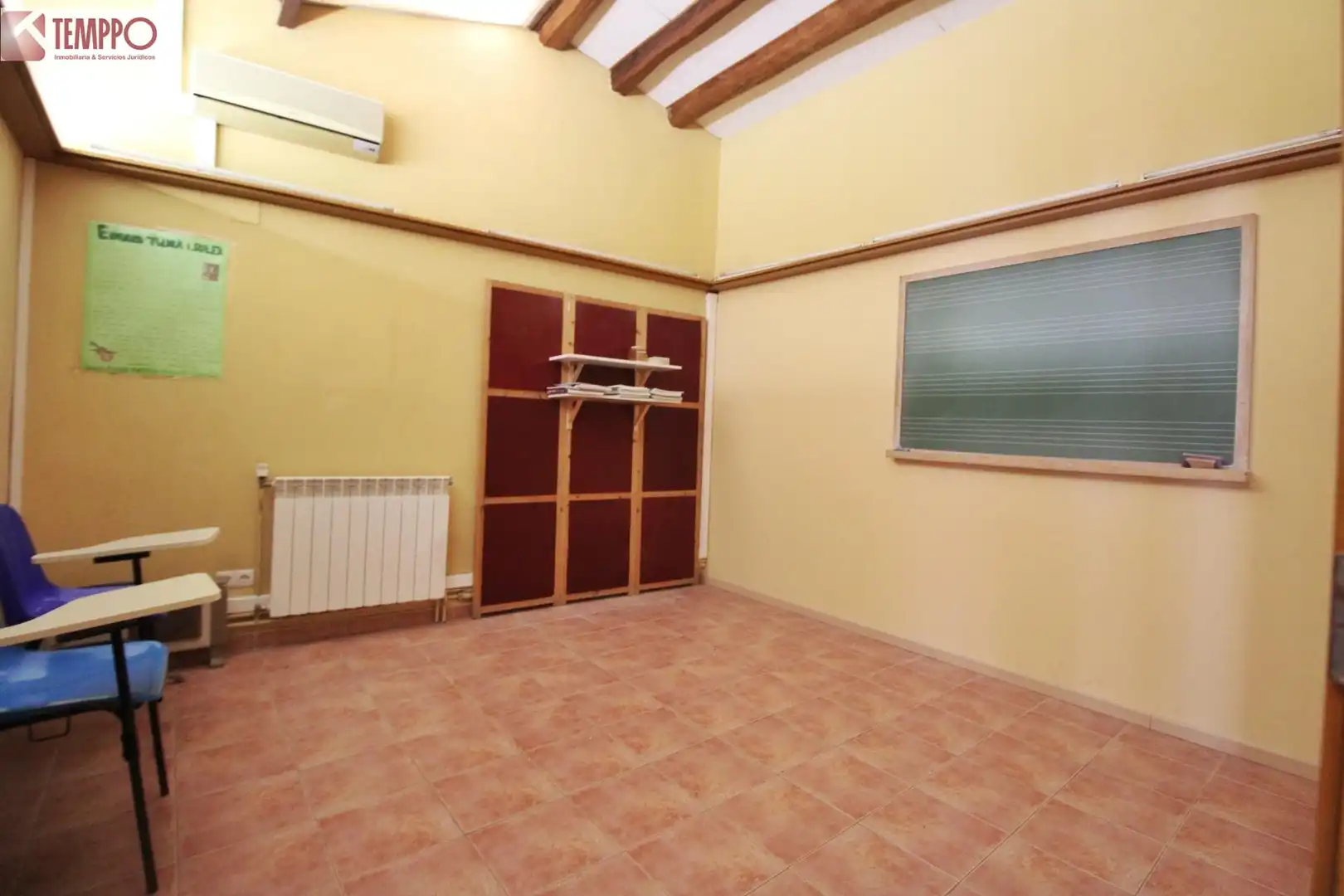 Casa adosada en venta en Carrer MURALLA, Centre