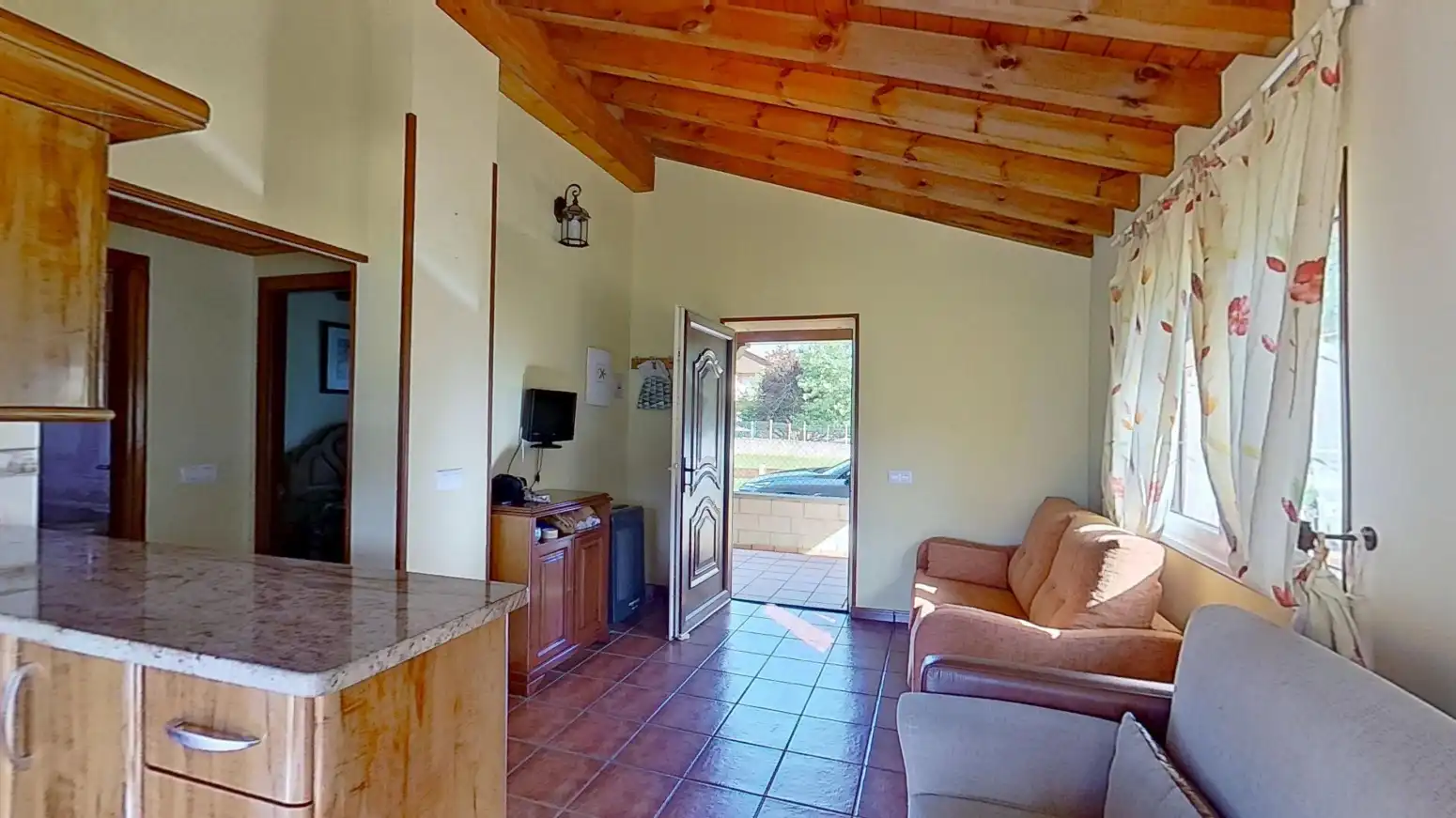 Sala de estar de Casa o chalet en venta en Santiurde de Toranzo con Calefacción, Jardín privado y Amueblado