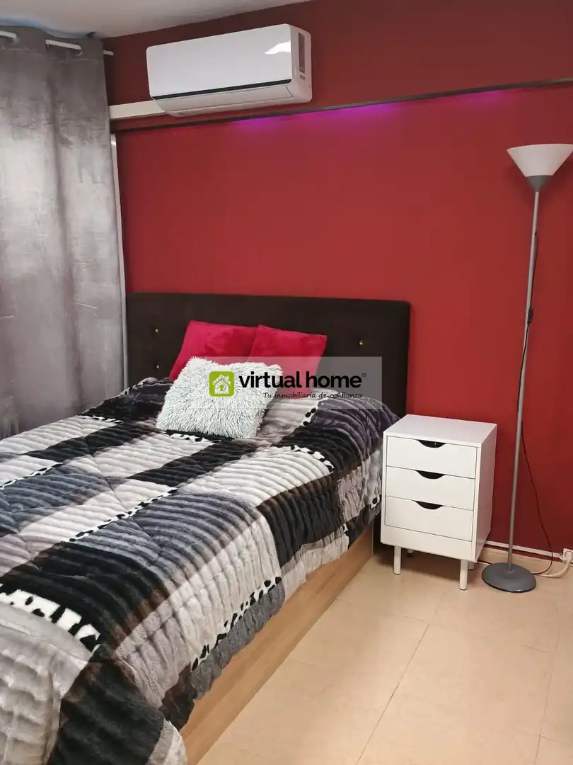 Dormitori de Apartament en venda en Benidorm amb Aire condicionat i Piscina comunitària