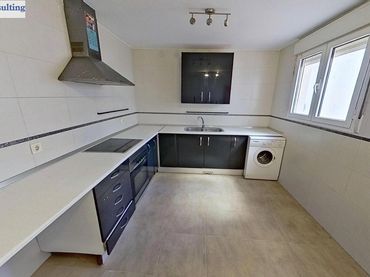 Terraced house with balcony for sale in La Gineta
