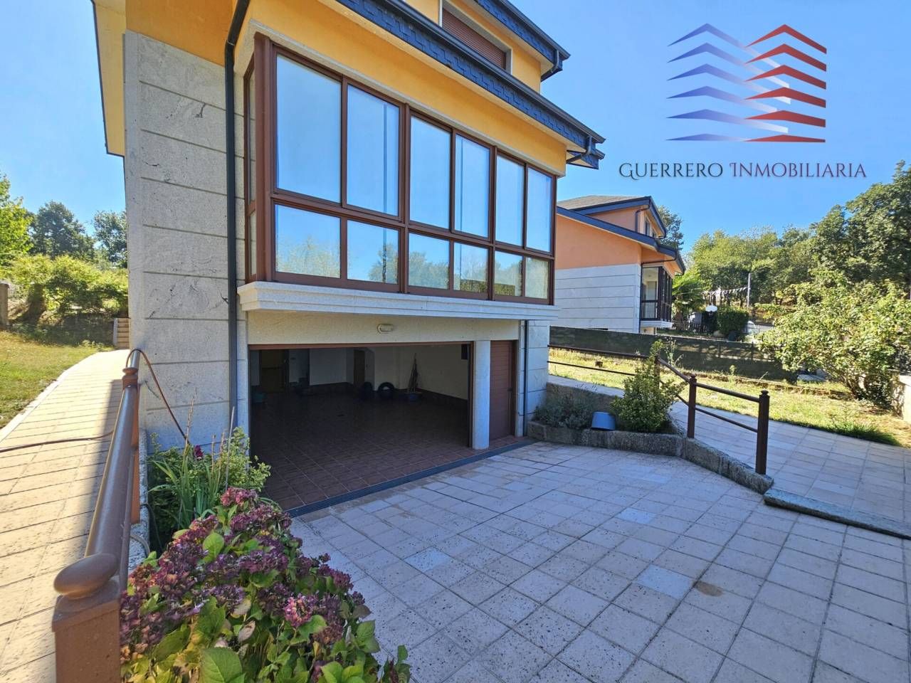 Exterior view of House or chalet to rent in Toén  with Heating, Private garden and Parquet flooring